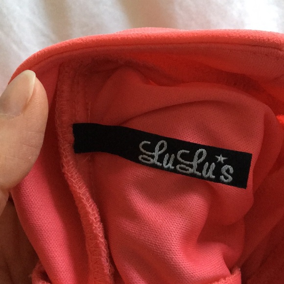 Lulu’s Backless Maxi dress - Picture 5 of 5